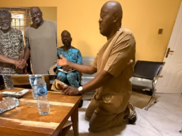 Actor-Lawmaker Desmond Elliot Kneels Down In Reconciliation Move To Tinubu His Godfather Aide Gbajabiamila