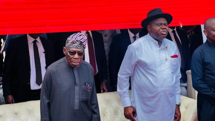 Olusegun-Obasanjo-with-Governor-Douye-Diri-at-the-flag-off-of-the-crude-distillation-unit-in-Bayelsa